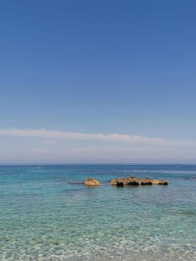 קוסטונאצ'י Casa Vacanza Tra Cielo E Mare מראה חיצוני תמונה
